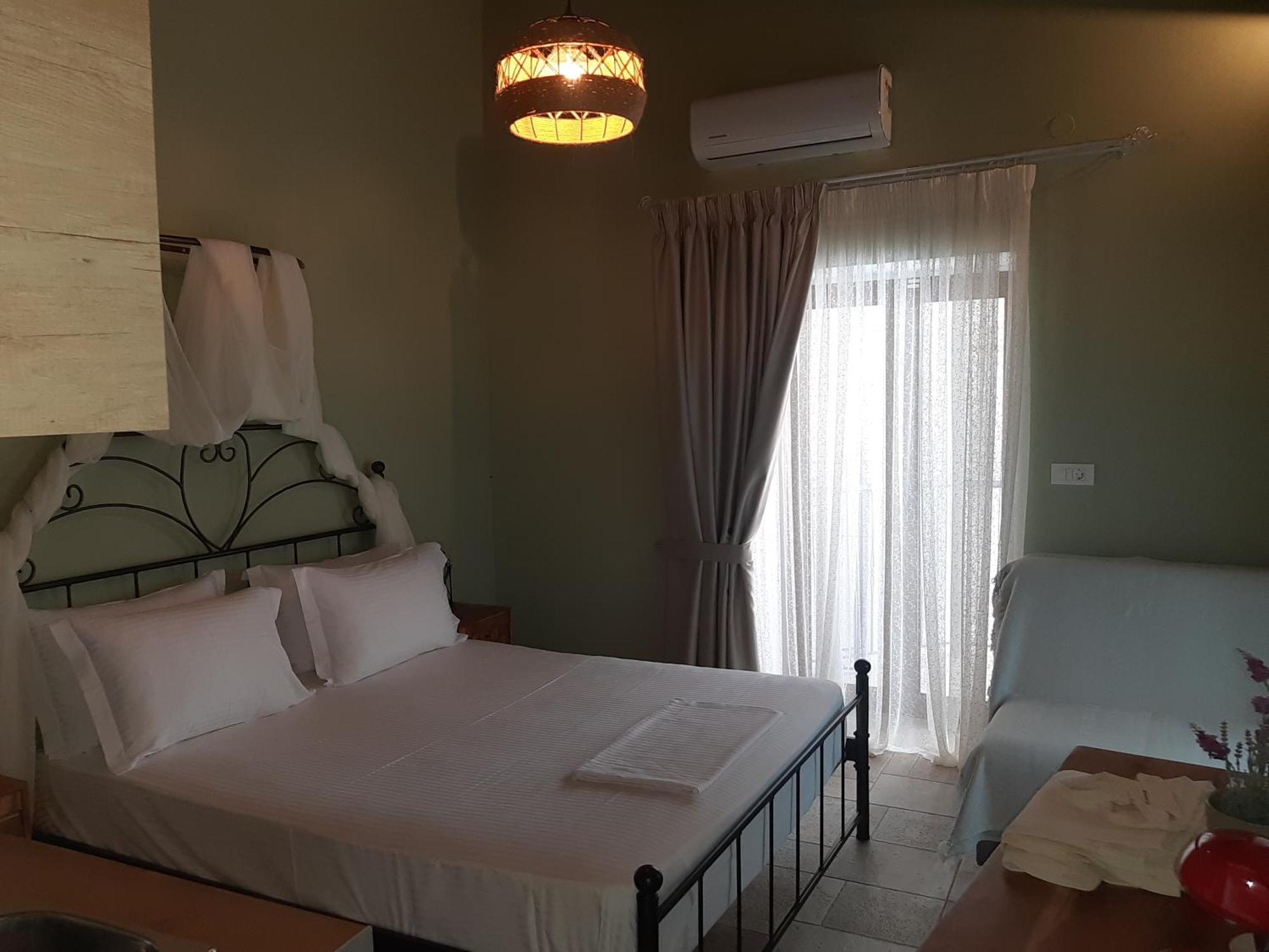 Paraskevi'S Luxury Studios Парга Екстериор снимка