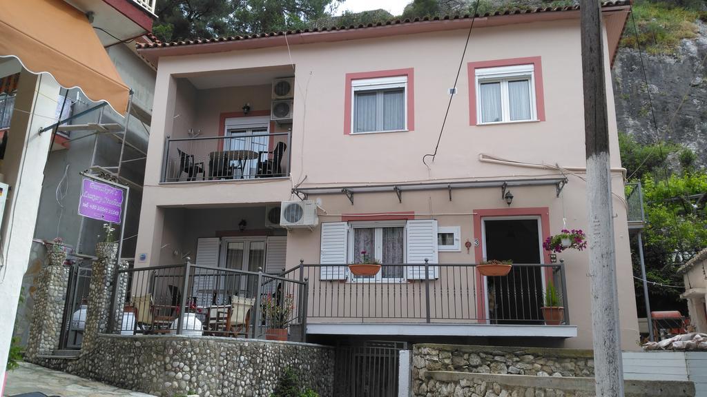 Paraskevi'S Luxury Studios Парга Екстериор снимка